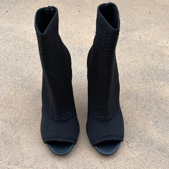 Steve Madden Candid perforated sock boot heel peep toe stiletto black size 7 - Picture 3 of 8